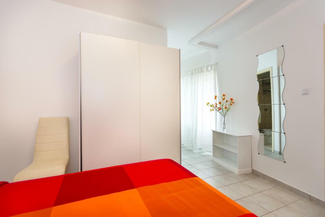 Apartament Danica *